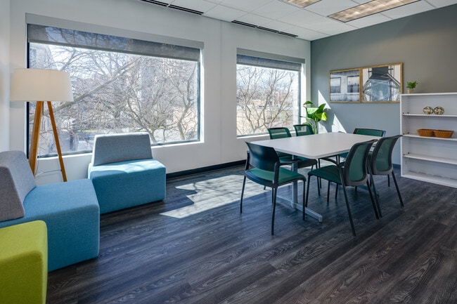 More details for 5113 S Harper Ave, Chicago, IL - Coworking for Lease