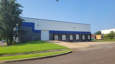 10 Runway Rd, Levittown, PA à louer Photo intérieure- Image 1 de 3