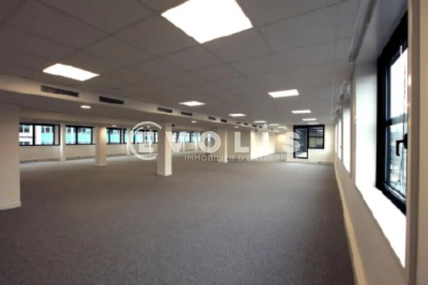 Office in Levallois-Perret for lease - Building Photo - Image 3 of 8