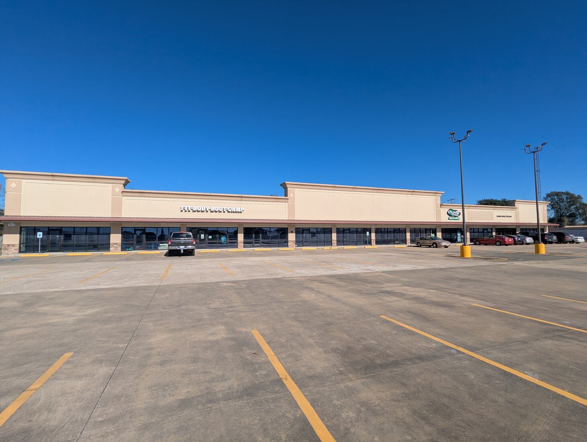 421 S Memorial Fwy, Nederland, TX for lease Primary Photo- Image 1 of 11