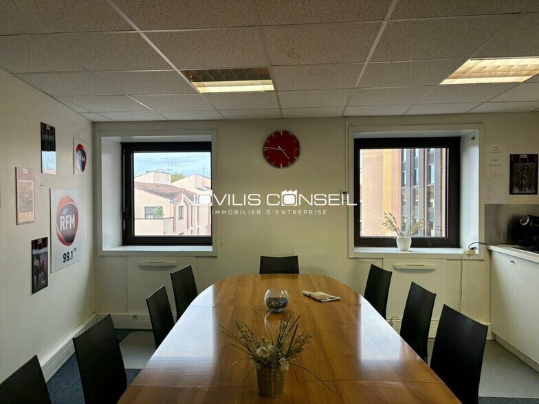 Office in Toulouse for lease - Interior Photo - Image 2 of 14