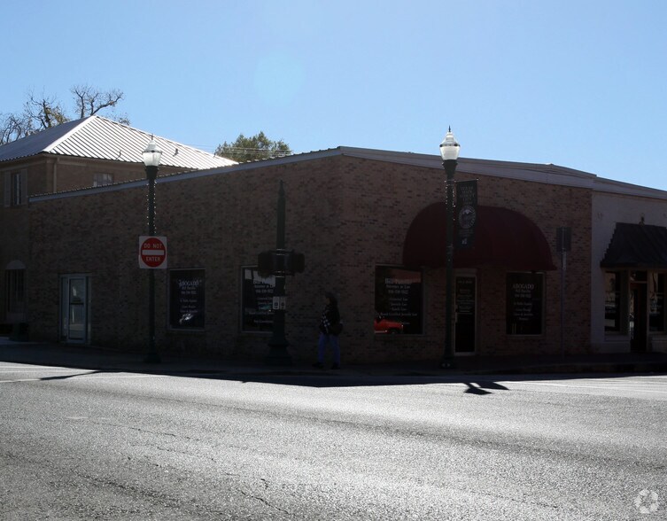 430 N Main St, Conroe, TX à vendre - Photo principale - Image 2 de 2