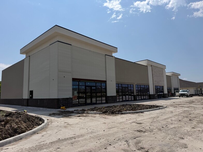 390 Woodcreek Blvd., Fate, Texas 75132, Fate, TX for lease - Building Photo - Image 2 of 8