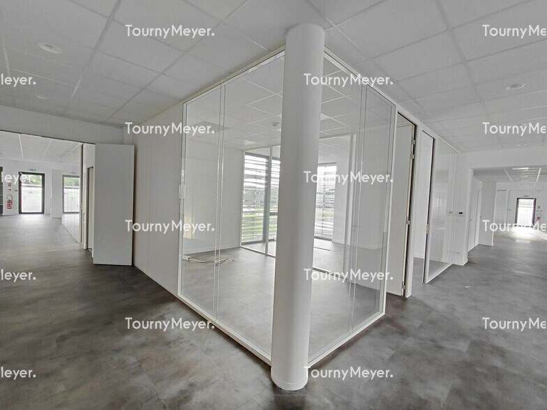 1095 Avenue Henri Becquerel, Montpellier for lease - Interior Photo - Image 3 of 9