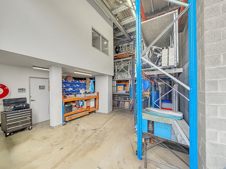 20 & 21/23a Mars Road Lane Cove NSW 2066 portfolio of 2 properties for sale on LoopNet.ca - Interior Photo - Image 3 of 8