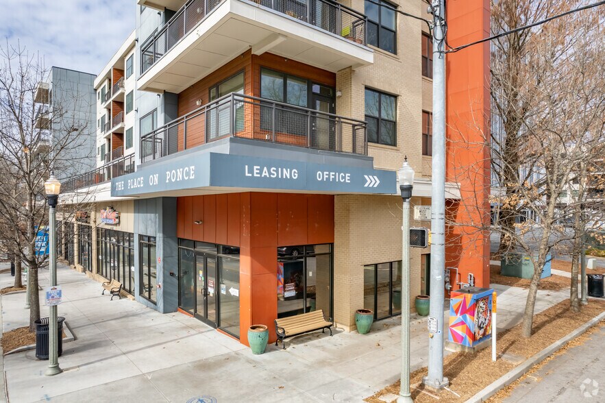 315 W Ponce de Leon Ave, Decatur, GA à louer - Photo du bâtiment - Image 2 de 4