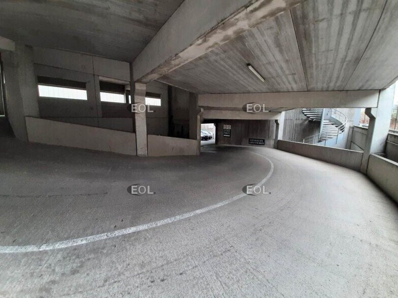 Flex dans Ivry-sur-Seine à louer - Photo du bâtiment - Image 2 de 9