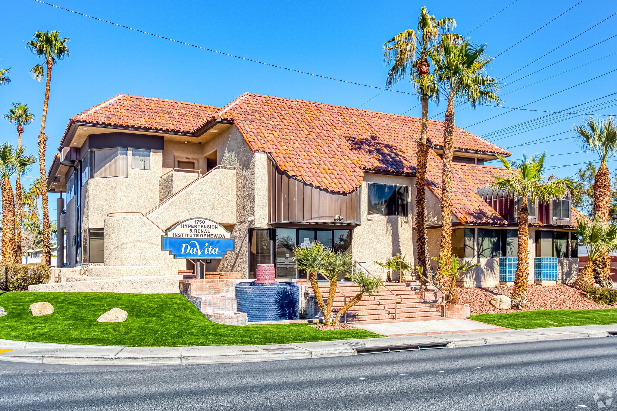 1750 E Desert Inn Rd, Las Vegas, NV à louer Photo principale- Image 1 de 16