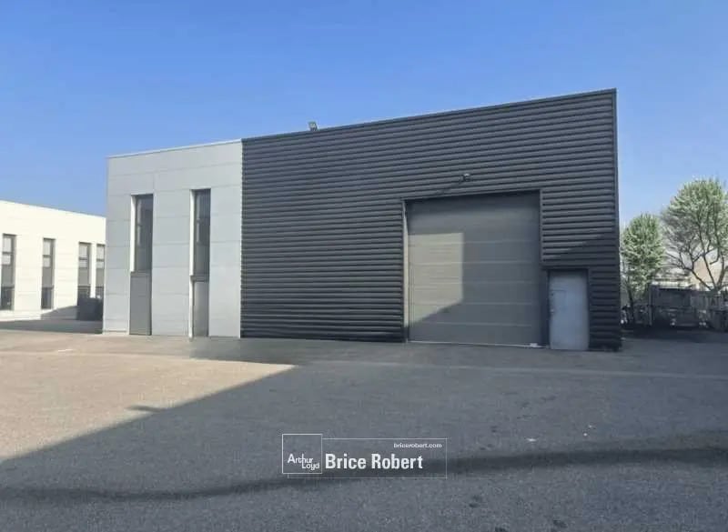 Flex dans Chassieu à louer - Photo du bâtiment - Image 1 de 3