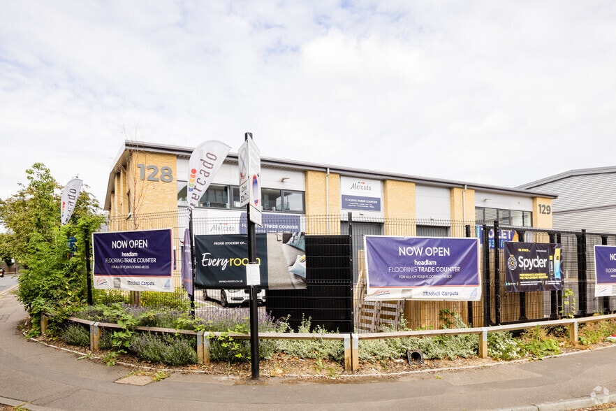 Clock Tower Rd, Isleworth for lease - Building Photo - Image 3 of 4