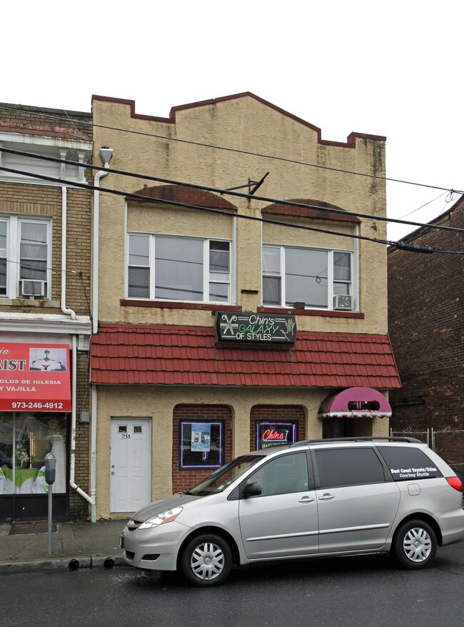 More details for 235 Monroe St, Passaic, NJ - Retail for Lease