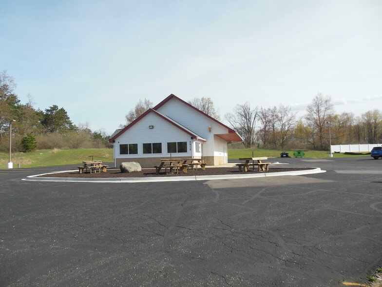 3510 Cadillac Dr, Farwell, MI à vendre - Photo du bâtiment - Image 2 de 30
