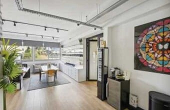 32 rue de Paradis, Paris for sale Interior Photo- Image 1 of 4