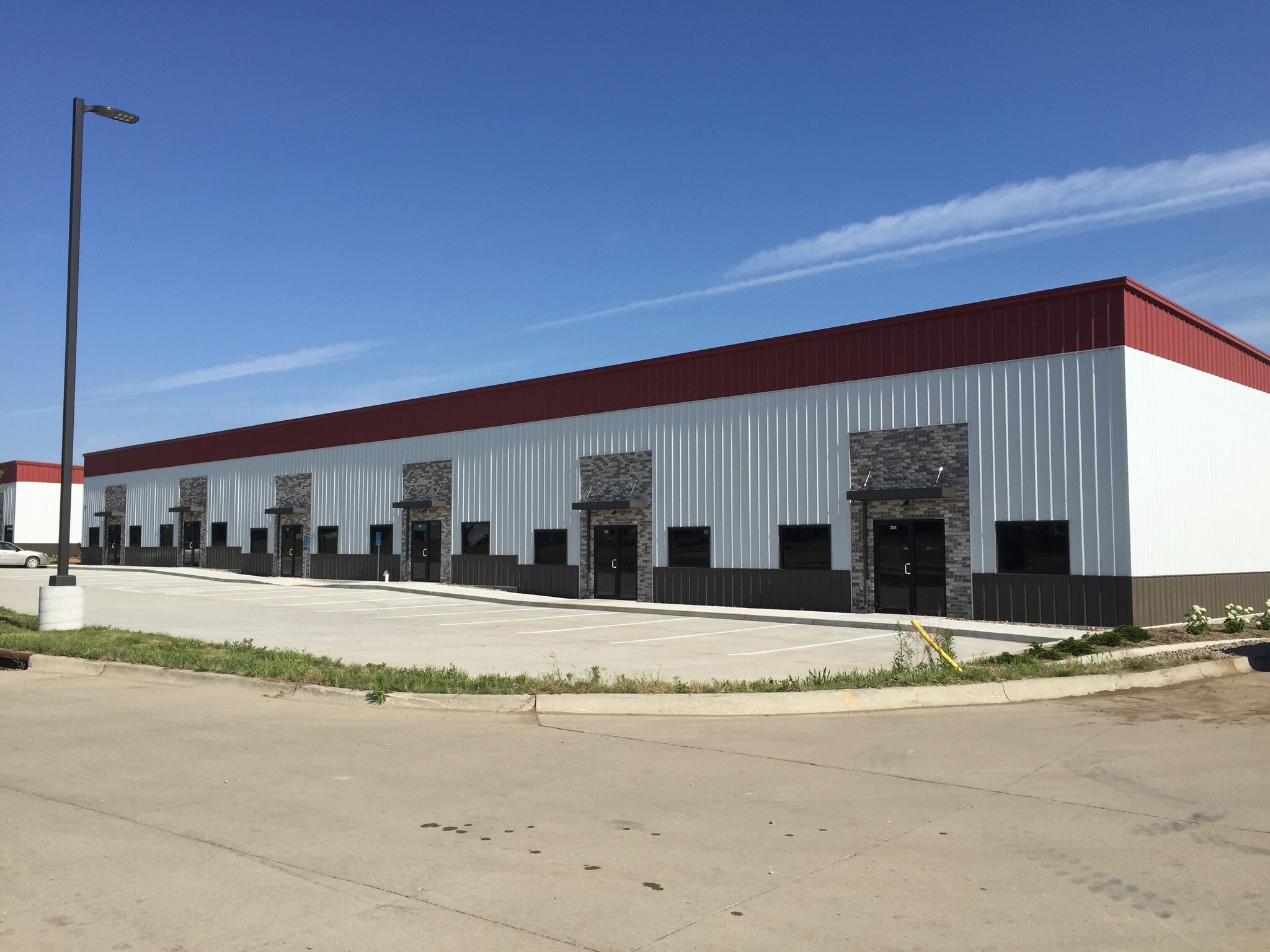 5741 NE 22nd St, Des Moines, IA for lease Primary Photo- Image 1 of 7