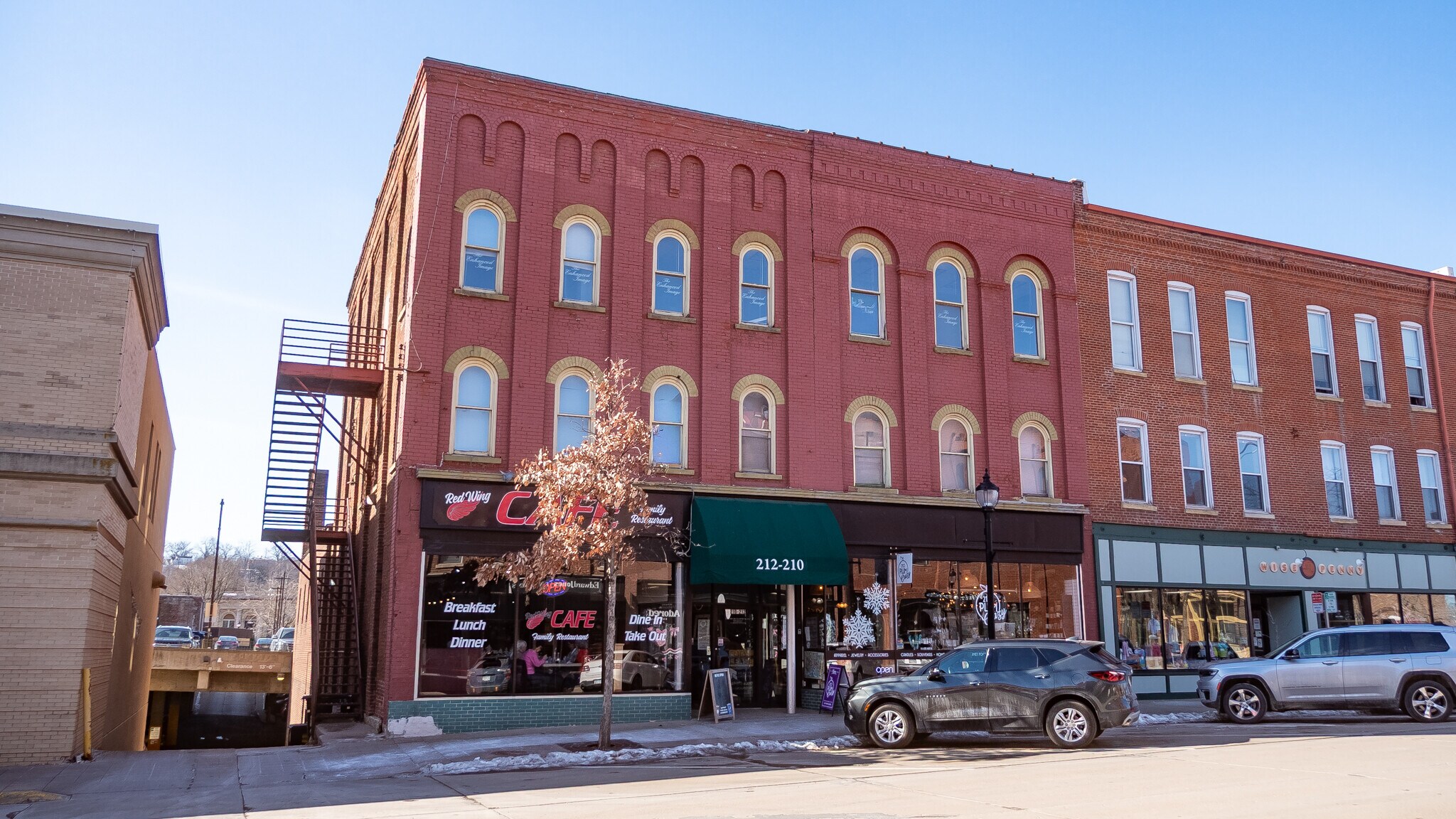 210-212 Bush St, Red Wing, MN for lease Primary Photo- Image 1 of 12