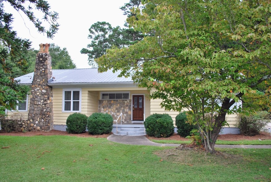 1566 Thompson Bridge Rd, Gainesville, GA à vendre - Photo du bâtiment - Image 2 de 2