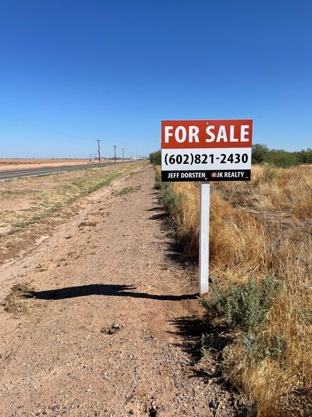 Montgomery, Casa Grande, AZ à vendre - Photo du bâtiment - Image 2 de 3