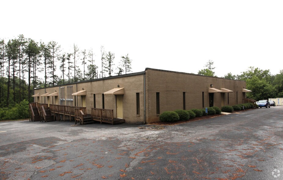 907 N Main St, Travelers Rest, SC à louer - Photo du bâtiment - Image 2 de 6