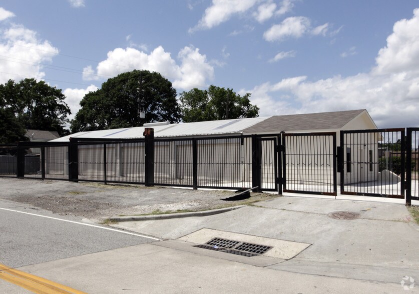 6503 Brittmoore Rd, Houston, TX à louer - Photo principale - Image 3 de 15