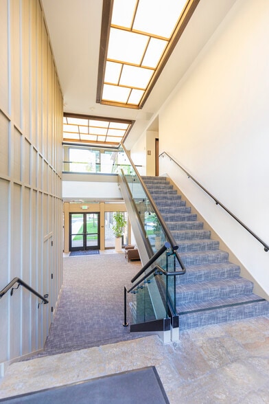 555 University Ave, Sacramento, CA for lease - Interior Photo - Image 2 of 13