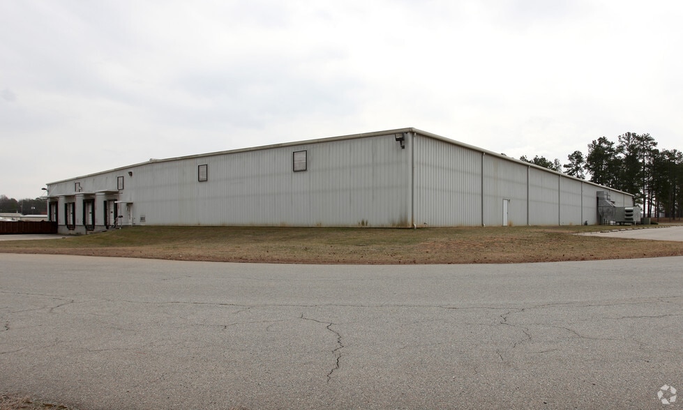 204 W Industry Dr, Oxford, NC for lease - Building Photo - Image 2 of 10