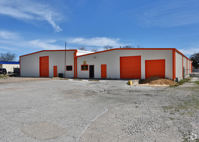 440 N Broadway St, Joshua, TX for lease - Primary Photo - Image 1 of 21