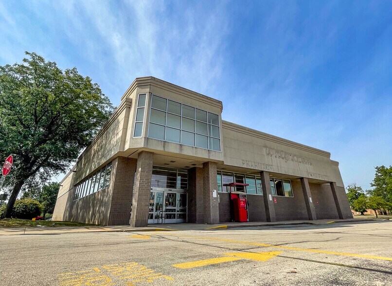 1201 E State St, Rockford, IL à louer - Photo du bâtiment - Image 2 de 5