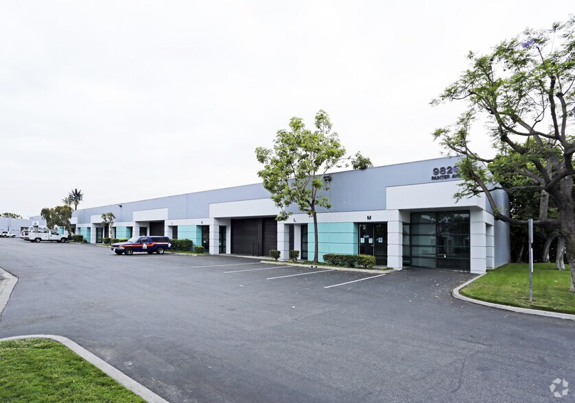 9829 Carmenita Rd, Santa Fe Springs, CA à louer - Photo principale - Image 1 de 5