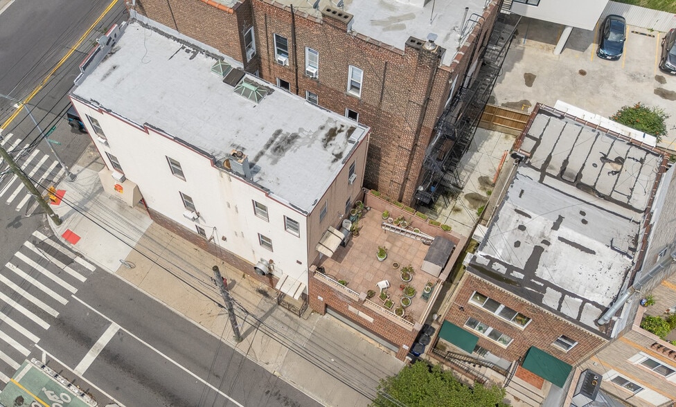 2339 Astoria Blvd, Long Island City, NY for sale - Building Photo - Image 2 of 19