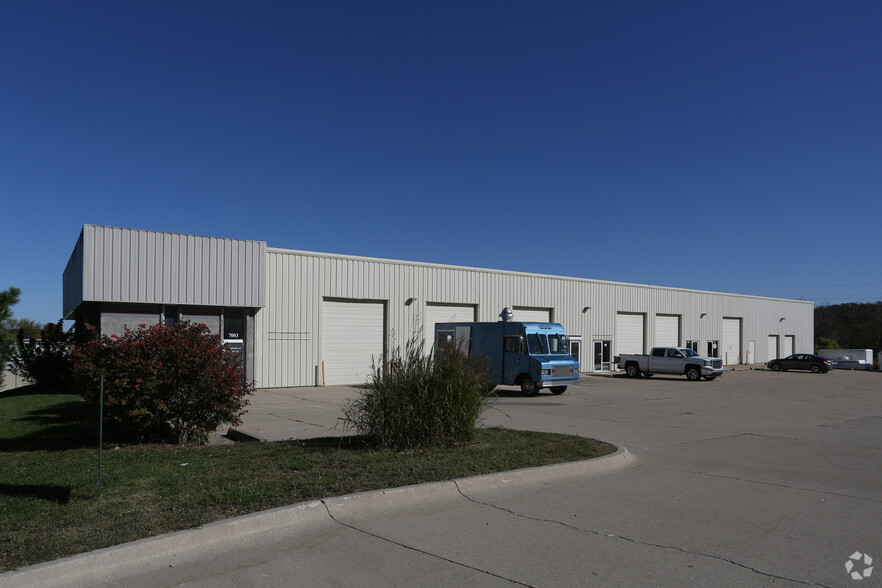 7003-7007 Martindale Rd, Shawnee, KS for sale - Building Photo - Image 1 of 1