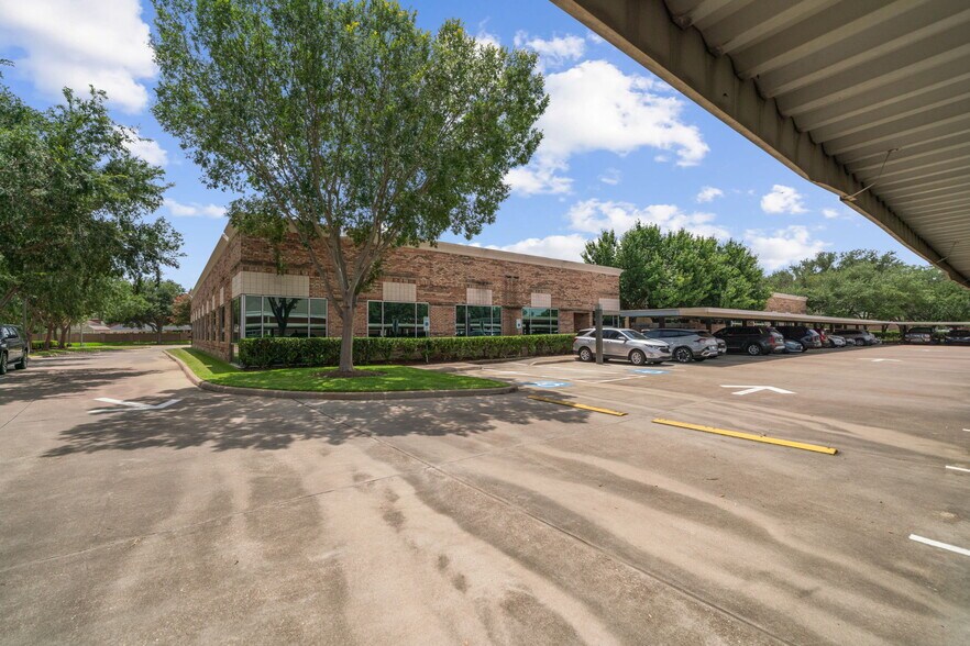 1307 Soldiers Field Dr, Sugar Land, TX à vendre - Photo du bâtiment - Image 3 de 6