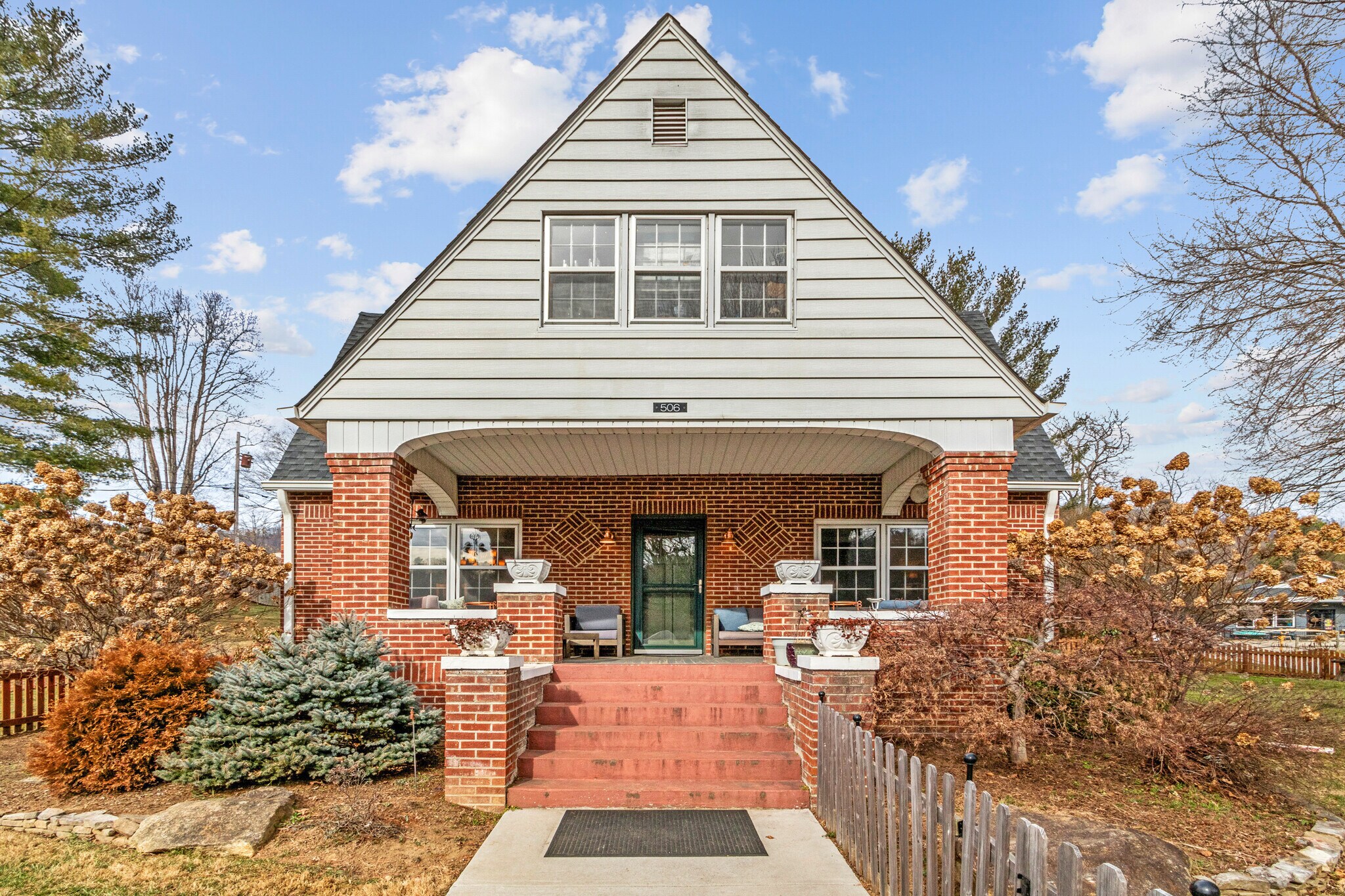 506 W Main St, Burnsville, NC à vendre Photo principale- Image 1 de 30