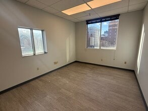 208-210 Grant St, Pittsburgh, PA à louer Photo intérieure- Image 1 de 5