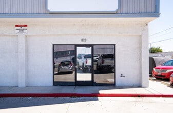 801-823 W Whittier Blvd, Montebello, CA à louer Photo intérieure- Image 1 de 10