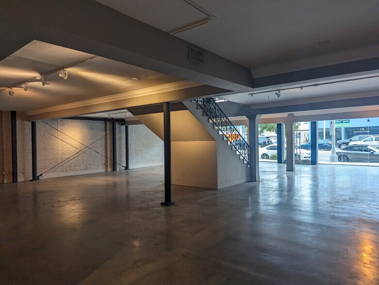 169 N La Brea Ave, Los Angeles, CA à louer - Photo intérieure - Image 3 de 5