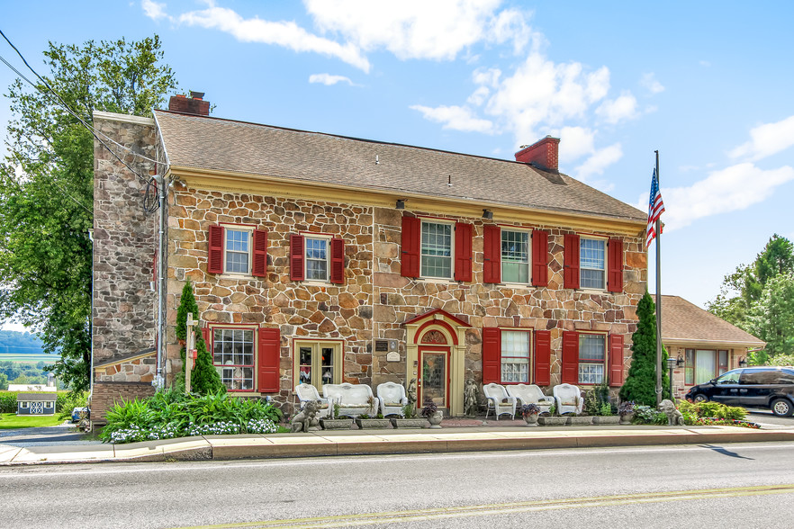 2100 Main St, Narvon, PA à vendre - Photo du bâtiment - Image 1 de 1