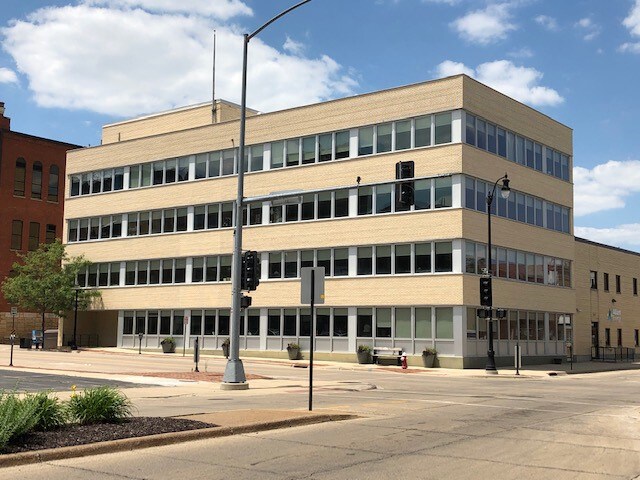 131 W 10th St, Dubuque, IA for sale Building Photo- Image 1 of 12