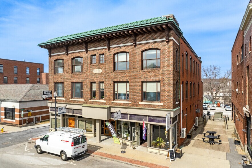 253-255 Main St, Webster, MA à louer - Photo du bâtiment - Image 3 de 32