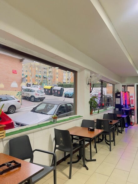 Retail in San Sebastián de los Reyes, Madrid for lease - Interior Photo - Image 2 of 5