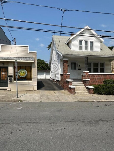 2303 15th St, Troy, NY à vendre Photo principale- Image 1 de 35