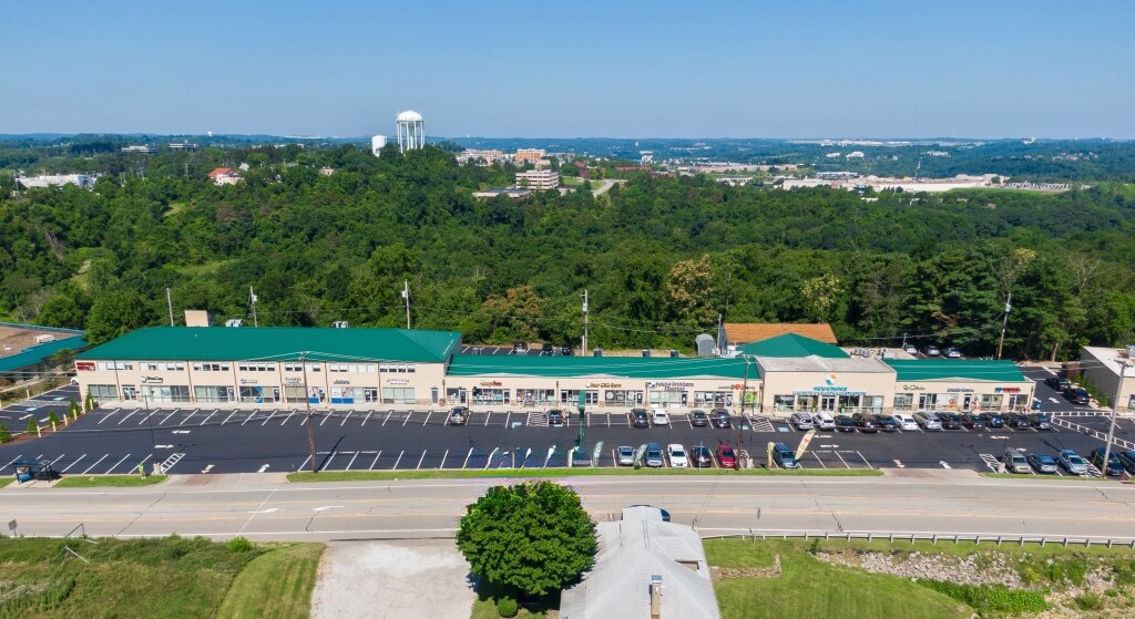 5992-5998 Steubenville Pike, McKees Rocks, PA for lease Primary Photo- Image 1 of 5