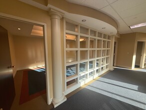 107 Mount Nebo Pointe Dr, Pittsburgh, PA for lease Interior Photo- Image 1 of 4