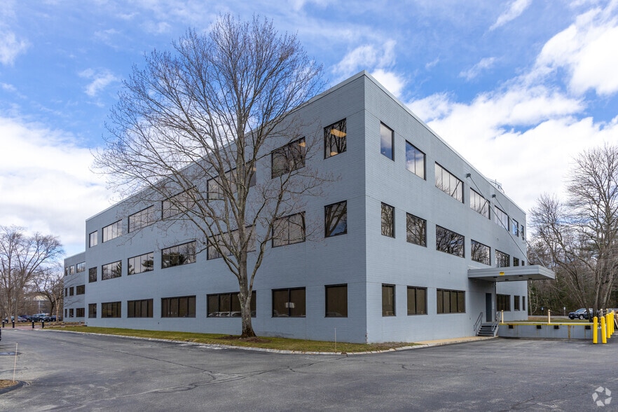 20 Maguire Rd, Lexington, MA for lease - Building Photo - Image 3 of 6