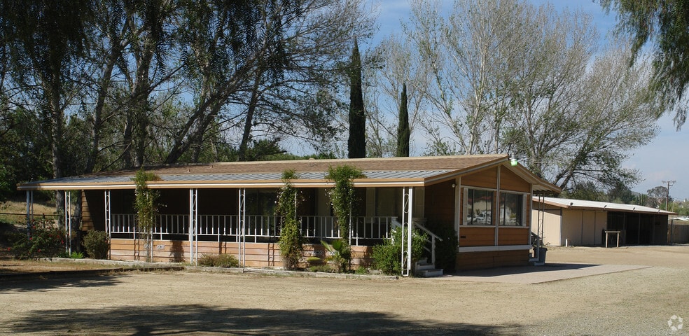 25110 Monroe Ave, Murrieta, CA for sale - Primary Photo - Image 1 of 15