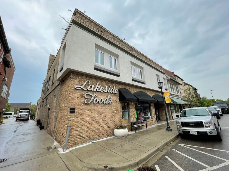 800 Elm St, Winnetka, IL à louer - Photo du bâtiment - Image 1 de 4