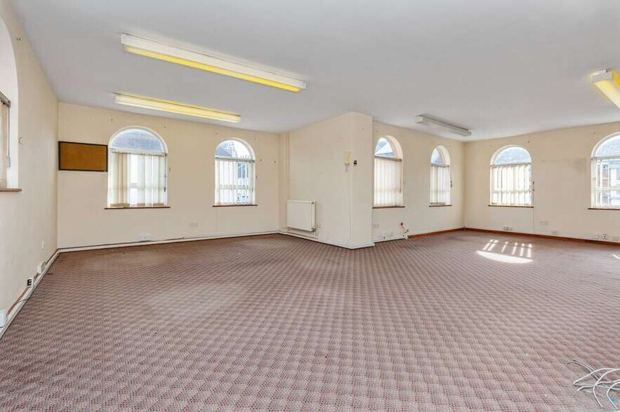 25 Albion St, Dunstable à vendre - Photo du bâtiment - Image 3 de 6
