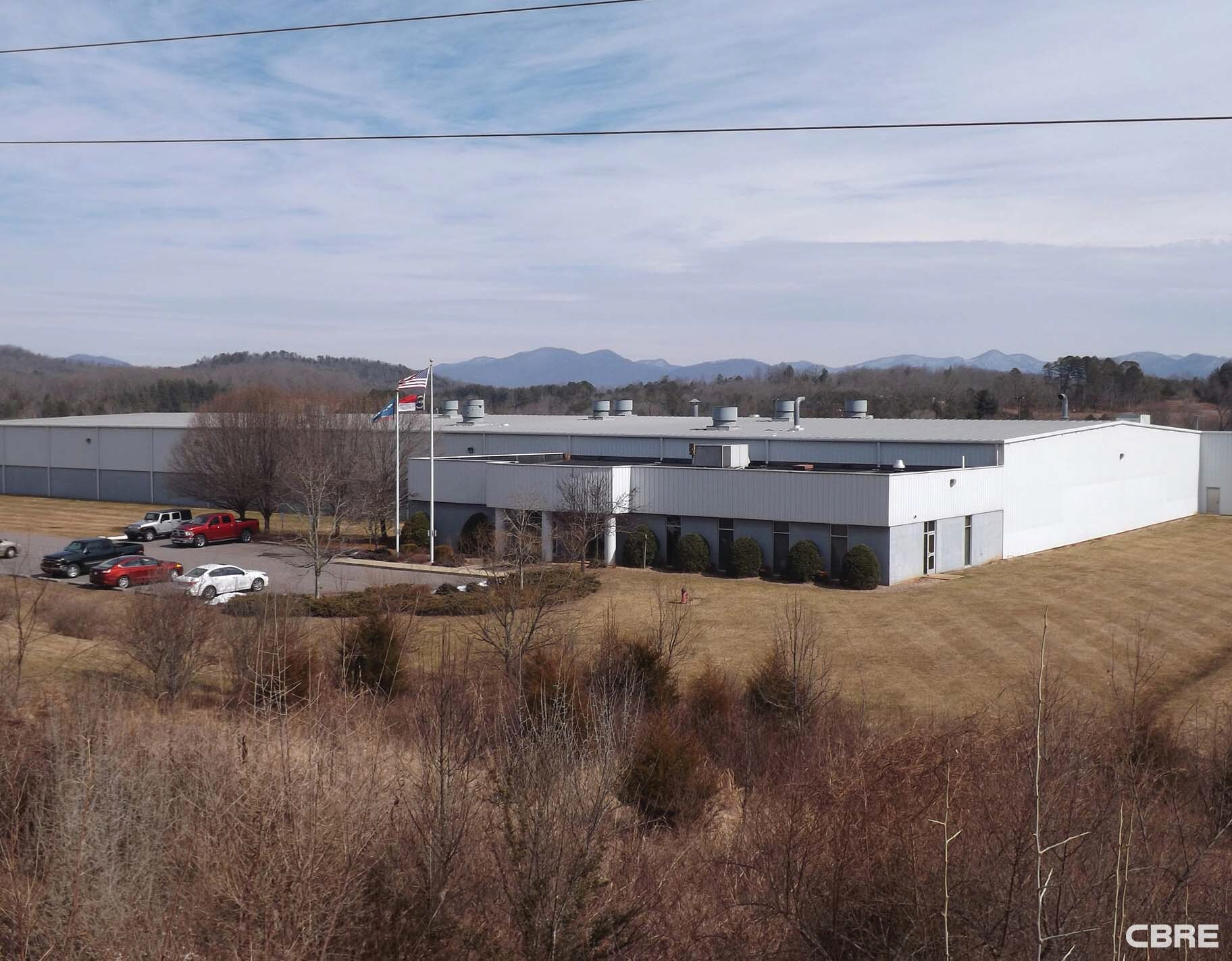 324 Industrial Park Rd, Franklin, NC à louer Photo principale- Image 1 de 5