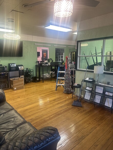 627-655 N Cassady Ave, Columbus, OH for lease - Building Photo - Image 2 of 17