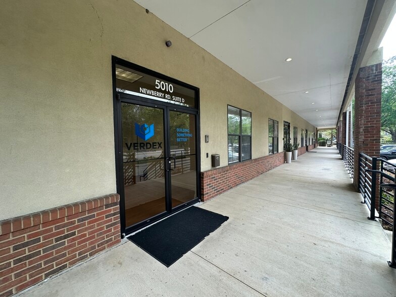 5010 W Newberry Rd, Gainesville, FL à louer - Photo du bâtiment - Image 2 de 15