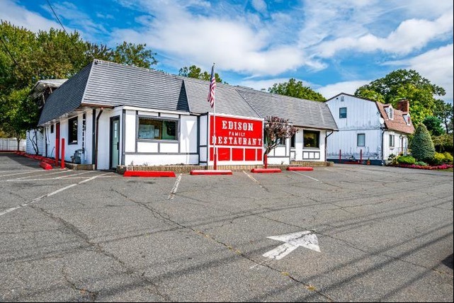 1900 Oak Tree Rd, Edison, NJ à louer - Photo du bâtiment - Image 2 de 32